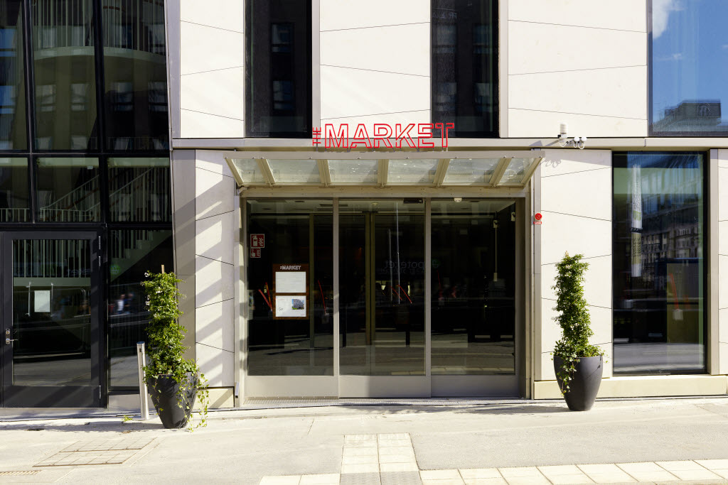 Foto: Elin Sylwan © 2016 Entré till restaurang Market från Klarabergsgatan